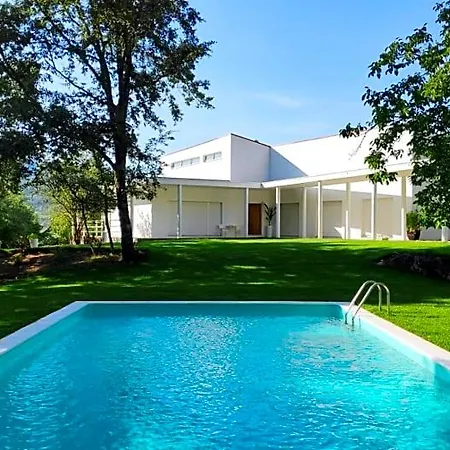 Casa De Apeleiras