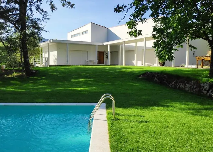 Casa De Apeleiras 4*