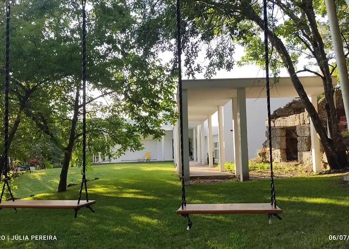 Casa De Apeleiras Bed & Breakfast